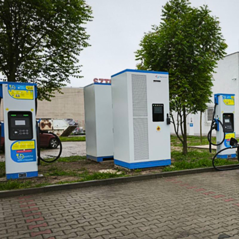 Infypower elektromos autótöltők telepítése Vértesszőlős M1 SZTRÁDA